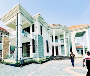 5bdrm House in Kira for sale