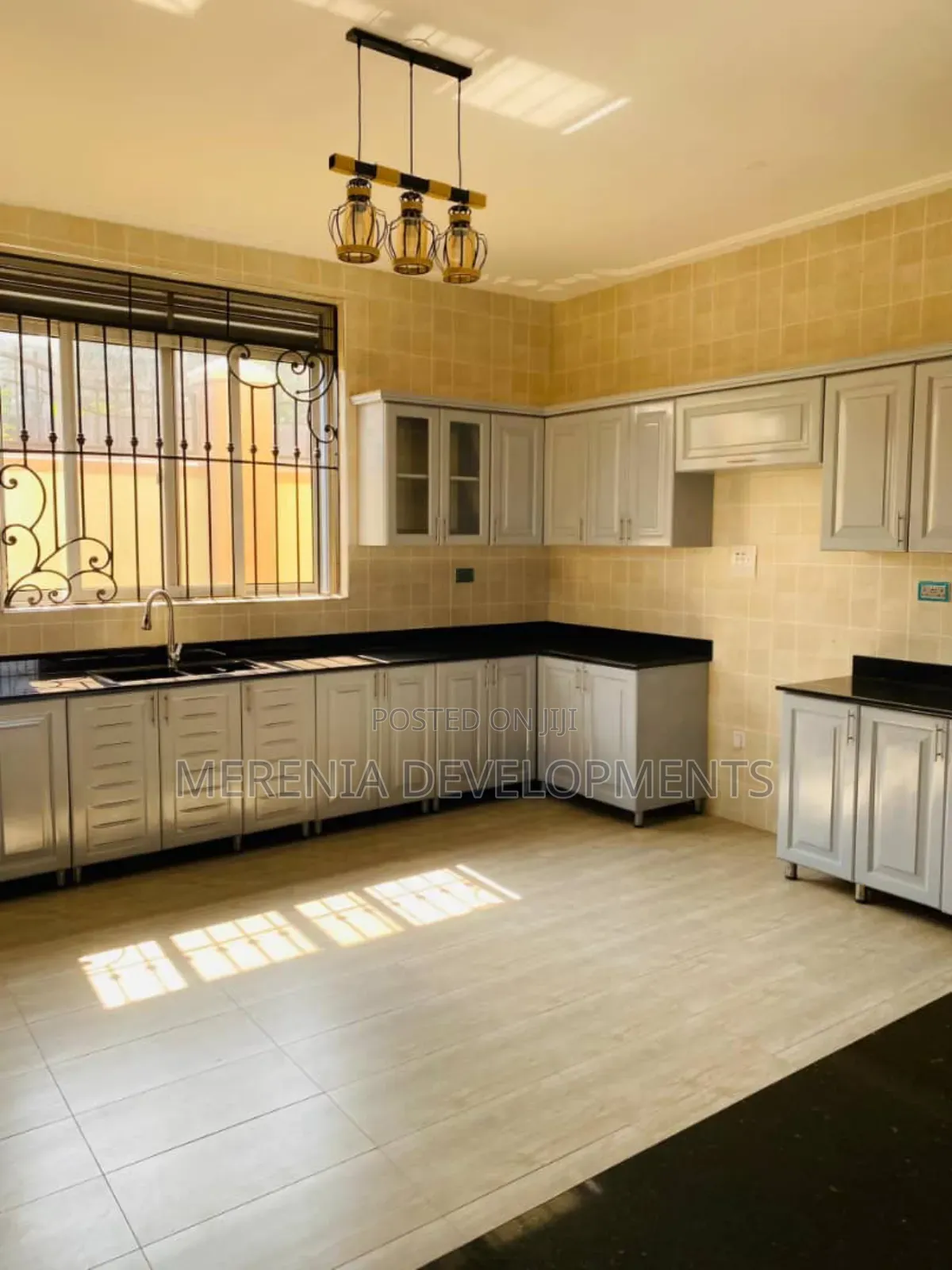 4bdrm House in Kitende, Wakiso / Wakiso for sale