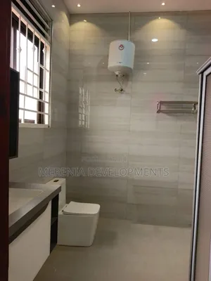 5bdrm House in Kyanja, Kawempe for sale