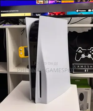 Uk Used Playstation 5 Ps5: 2 Pads. Free Games. Just Enjoy The Life.