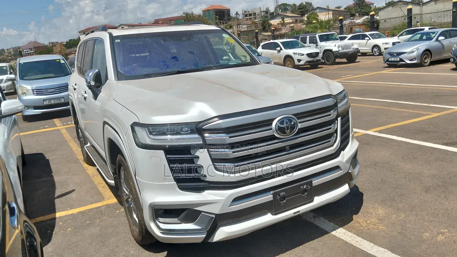 Toyota Land Cruiser LC300 2023 White