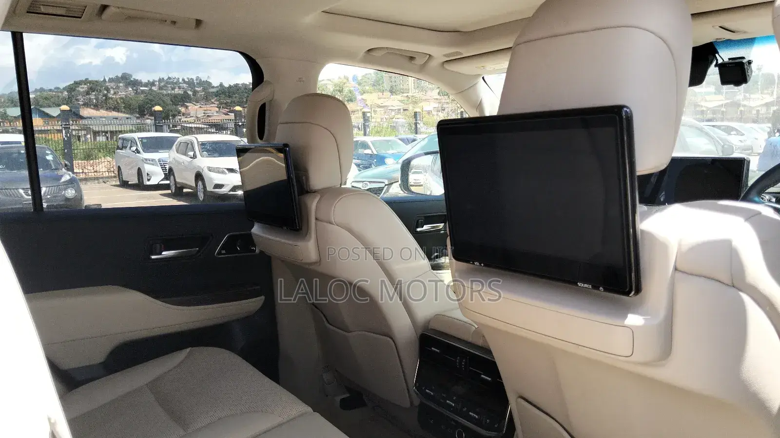 Toyota Land Cruiser LC300 2023 White