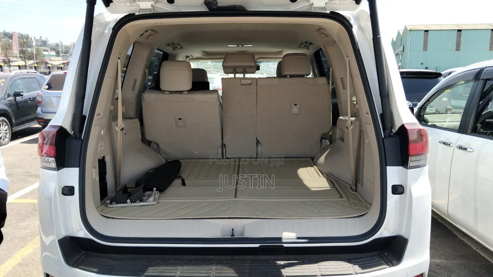 Toyota Land Cruiser LC300 2023 White