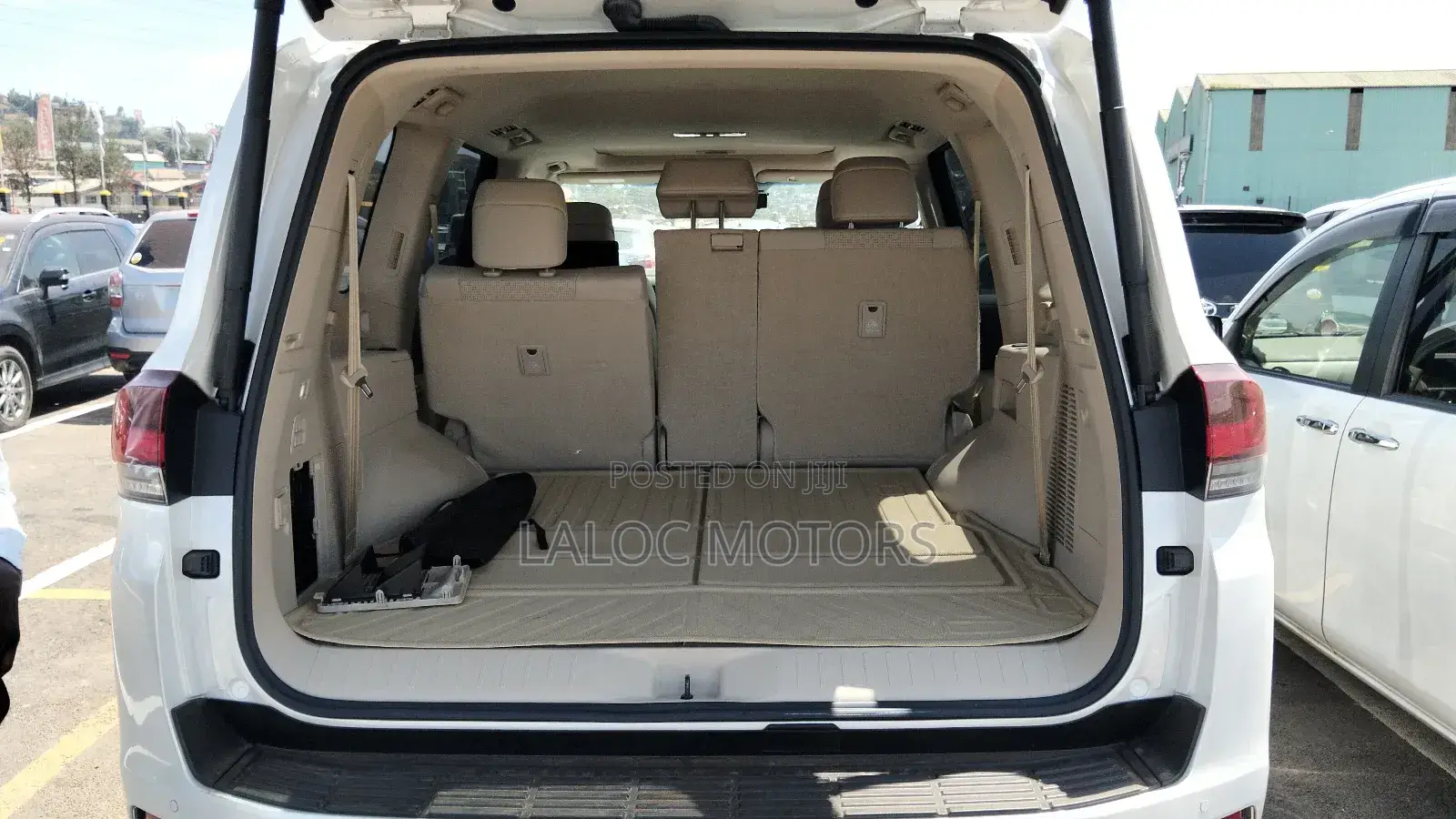 Toyota Land Cruiser LC300 2023 White