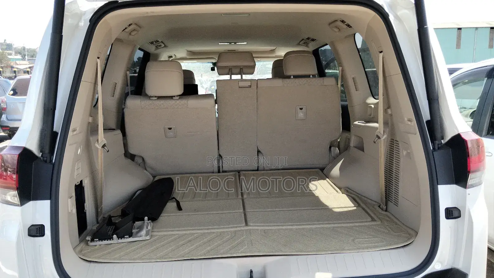 Toyota Land Cruiser LC300 2023 White
