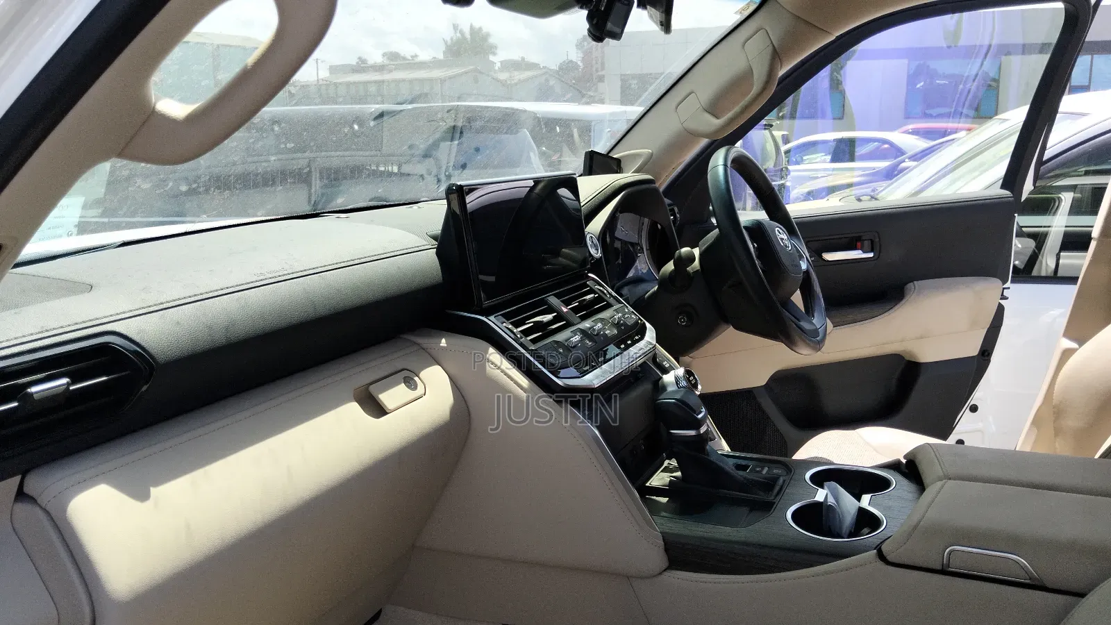 Toyota Land Cruiser LC300 2023 White