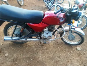 Bajaj Boxer 100 2021 Red