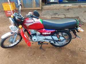 Bajaj Boxer 100 2024 Red