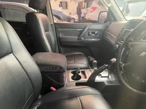 Mitsubishi Pajero 2010