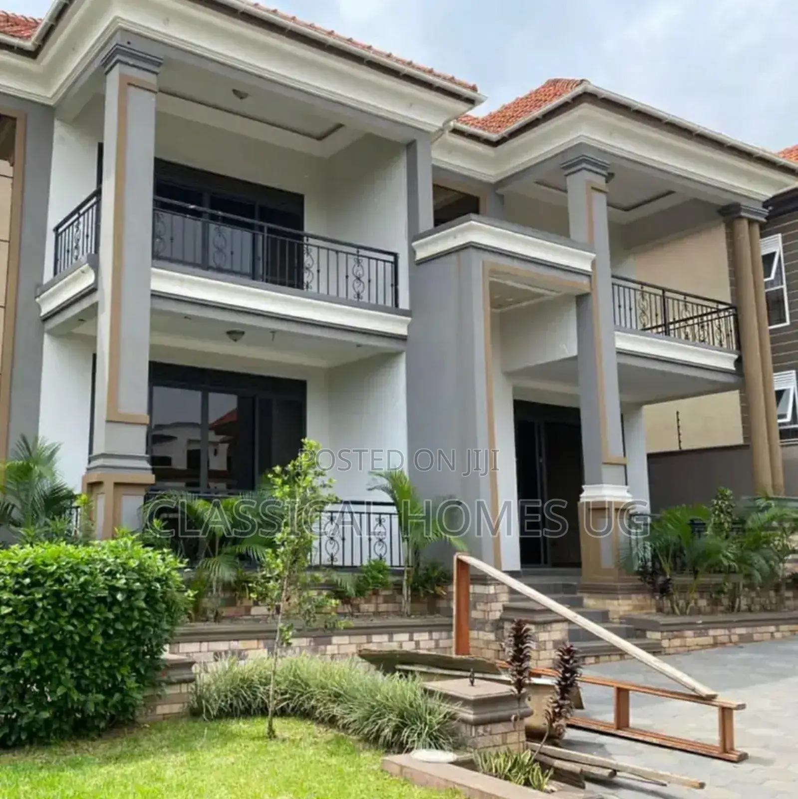 5bdrm Duplex in Lubowa Entebbe Road, Central Division for rent