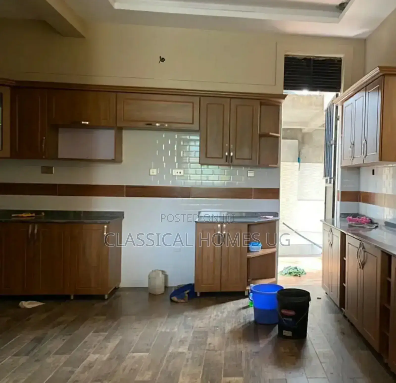 5bdrm Duplex in Lubowa Entebbe Road, Central Division for rent