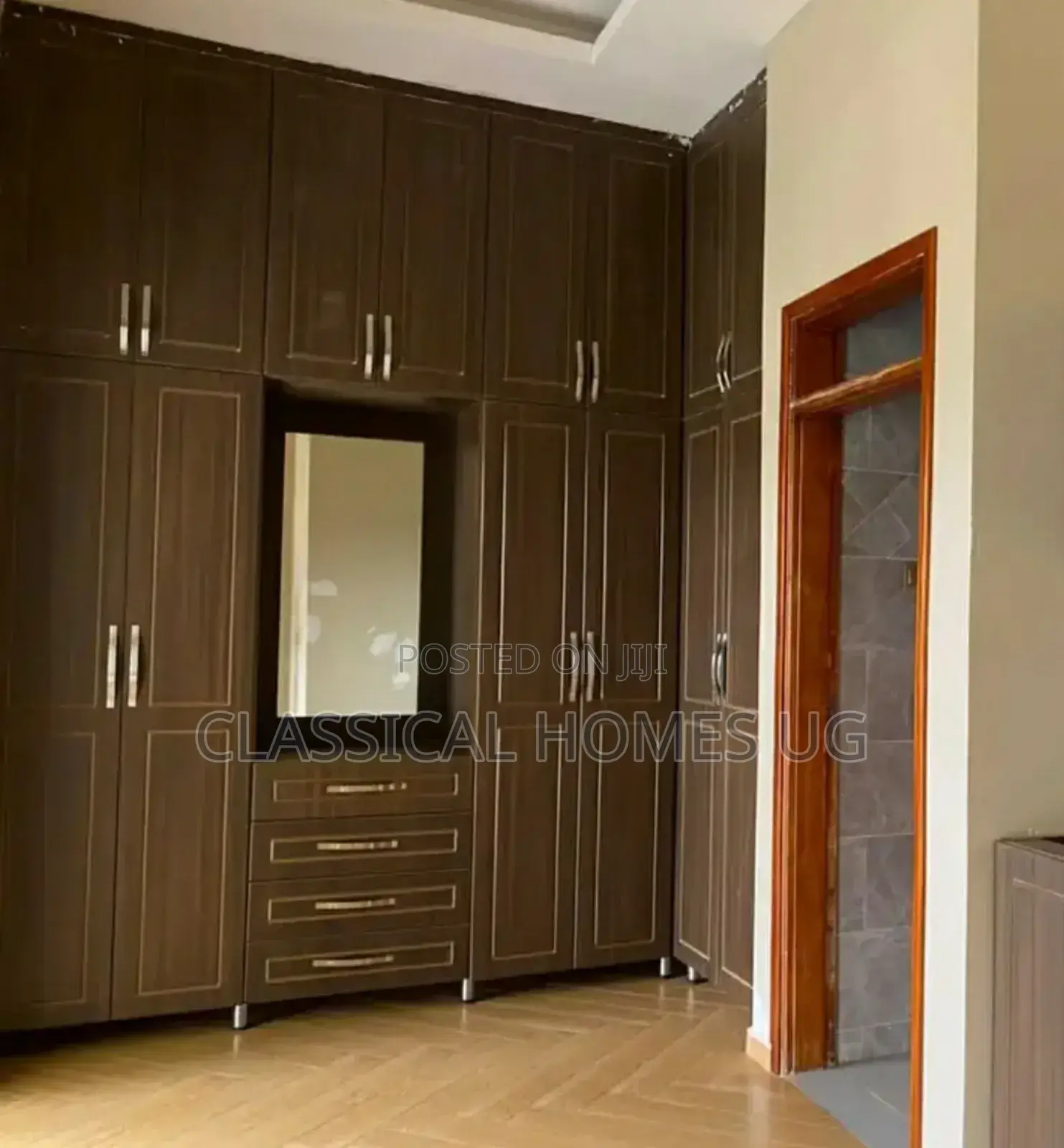 5bdrm Duplex in Lubowa Entebbe Road, Central Division for rent