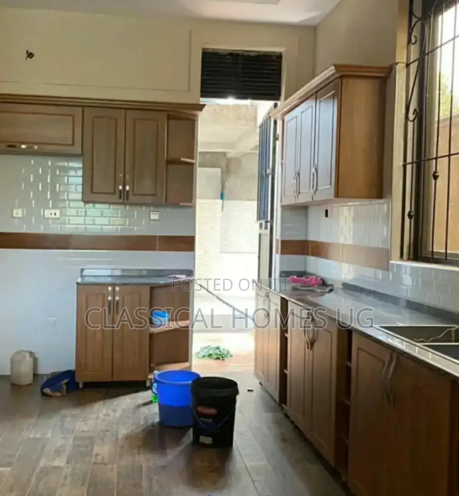 5bdrm Duplex in Lubowa Entebbe Road, Central Division for rent