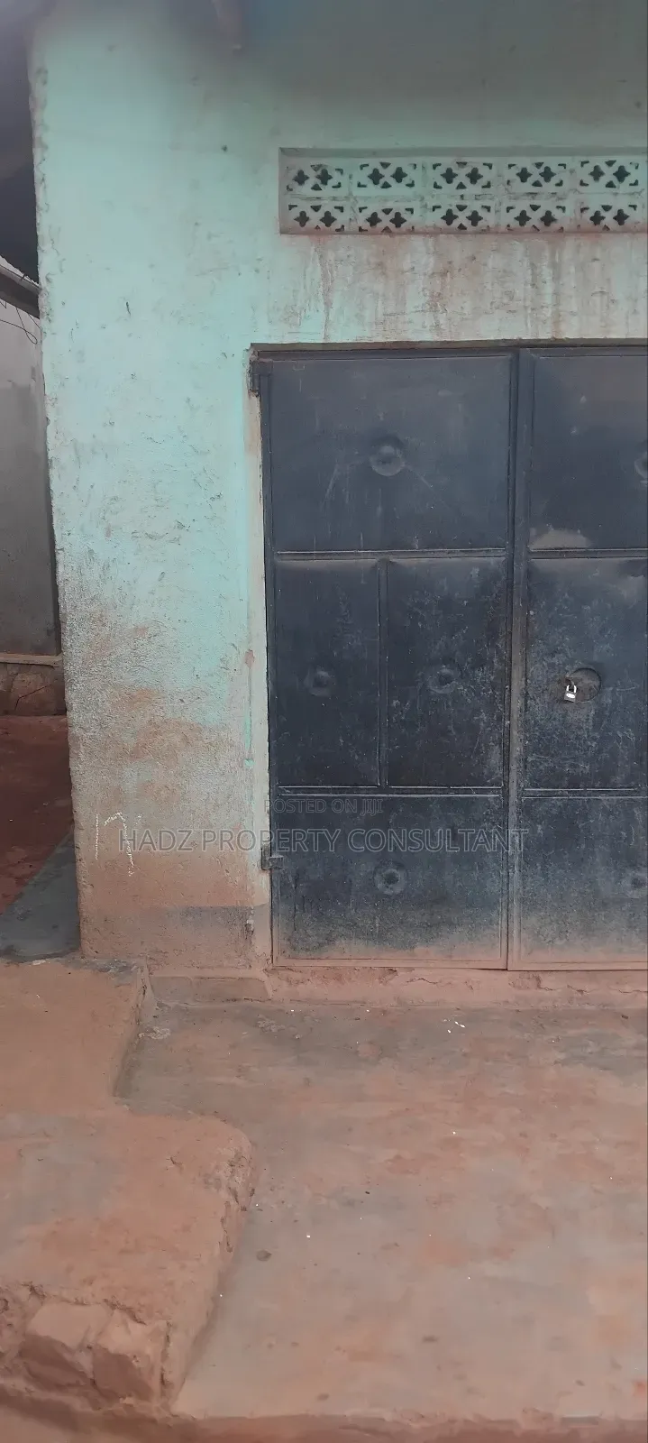 1bdrm Bungalow in Ssabagabo-Makindye for sale