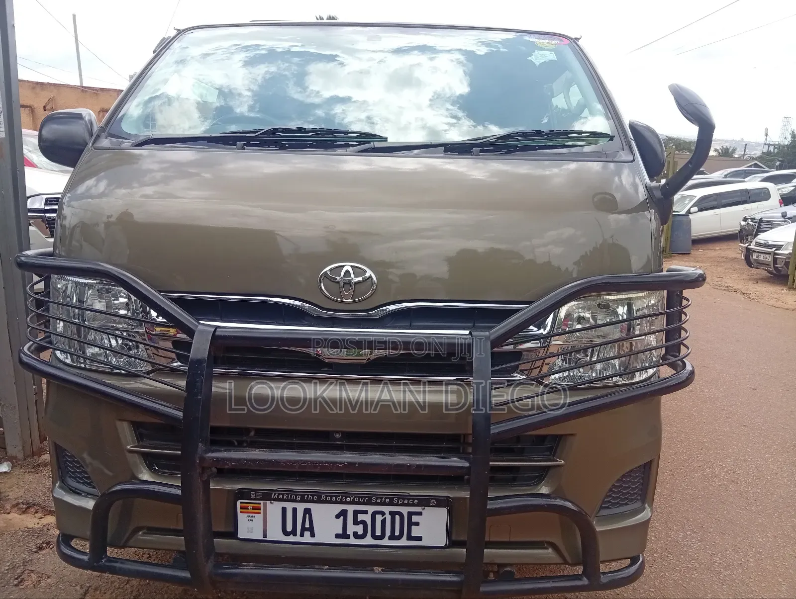 Toyota HiAce 2013 Green