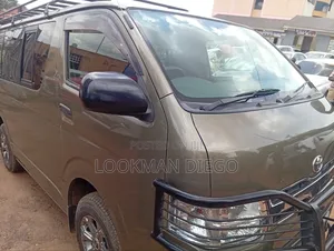 Toyota HiAce 2013 Green