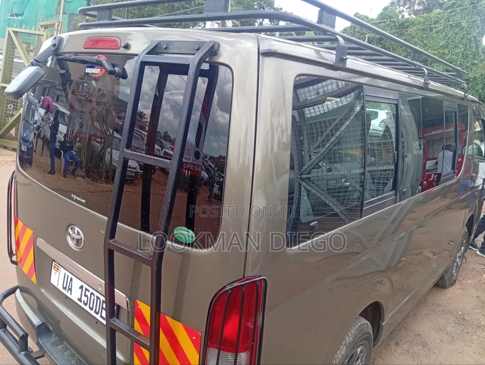 Toyota HiAce 2013 Green