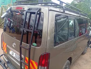 Toyota HiAce 2013 Green