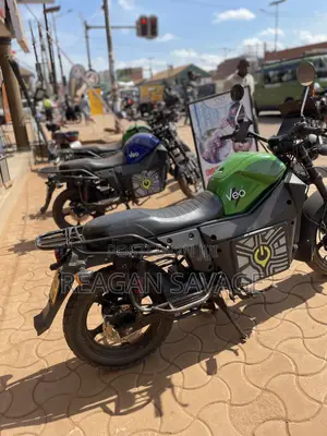 New Bajaj Boxer 100 2025 Green