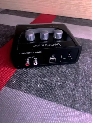 Behringer Soundcard Um2