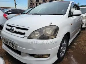 Toyota Picnic 2.0 FWD 2004 White