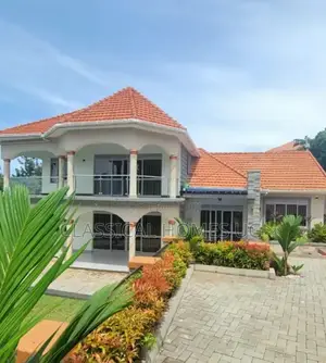 5bdrm Duplex in Kyanja, Central Division for rent
