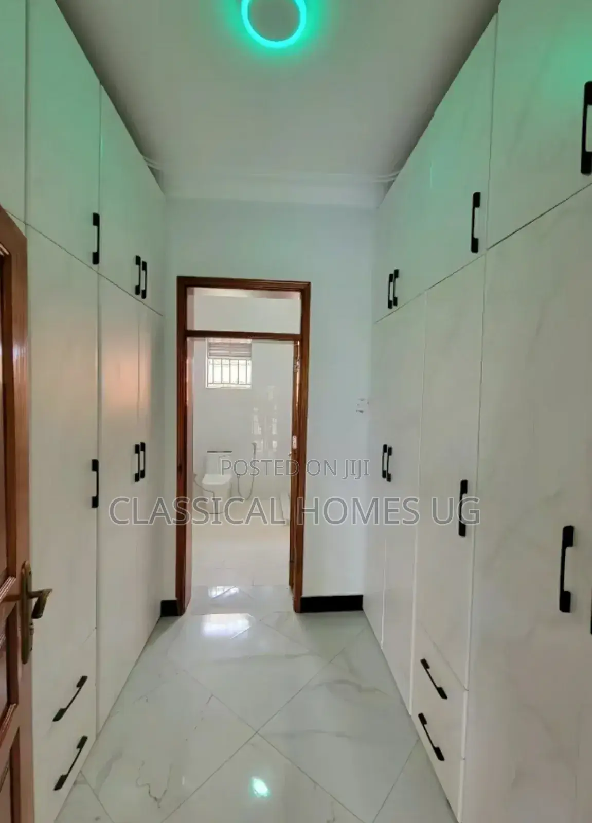5bdrm Duplex in Kyanja, Central Division for rent