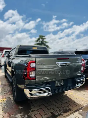Toyota Hilux Revo Double Cab Deisel 2.8 AWD 2021 Beige