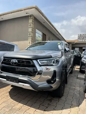 Toyota Hilux 2.8 Diesel 2020 Silver