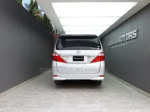 Toyota Alphard 2.4 Petrol AWD 2012 Silver