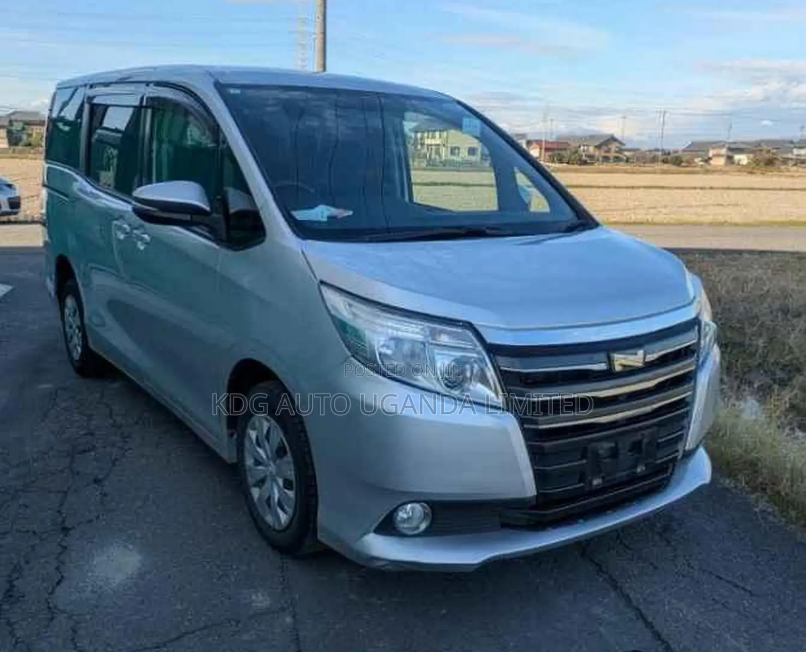 Toyota Noah 2.0 AWD (7 Seater) 2017 Silver