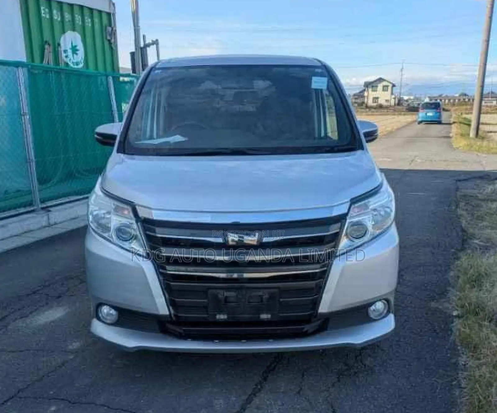 Toyota Noah 2.0 AWD (7 Seater) 2017 Silver