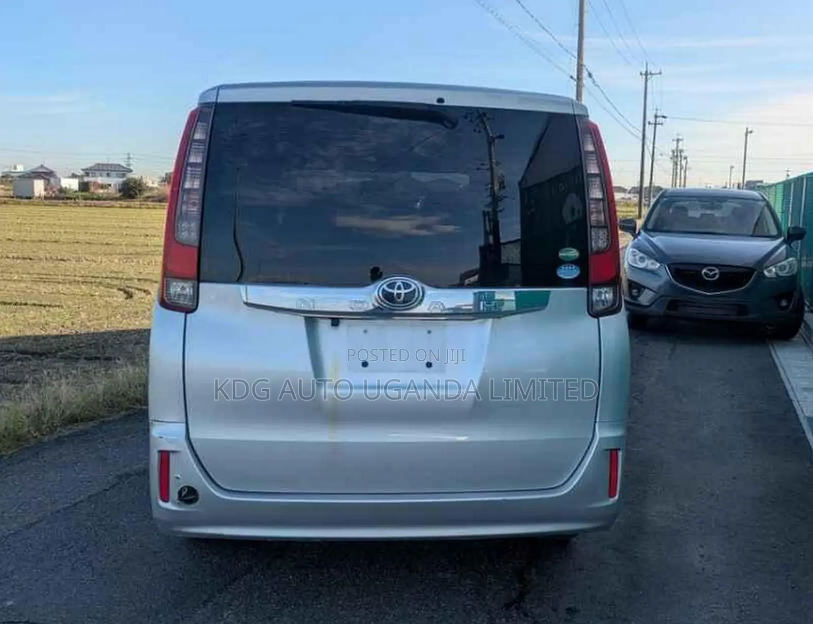 Toyota Noah 2.0 AWD (7 Seater) 2017 Silver
