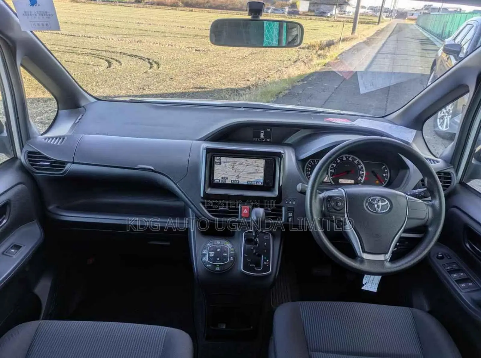 Toyota Noah 2.0 AWD (7 Seater) 2017 Silver
