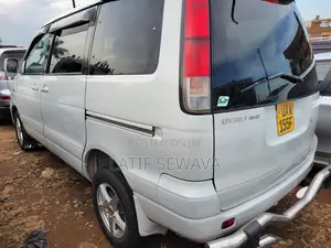 Toyota Noah 2.0 FWD (8 Seater) 2001 White