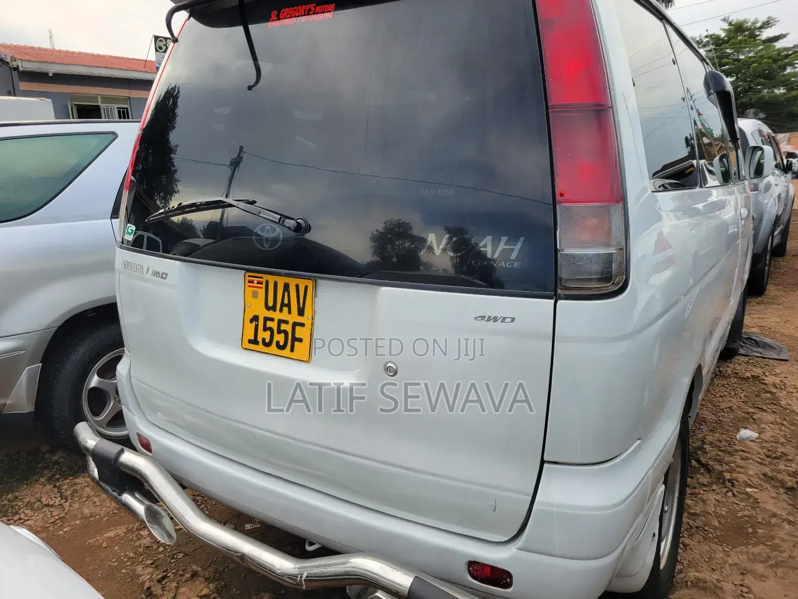Toyota Noah 2.0 FWD (8 Seater) 2001 White