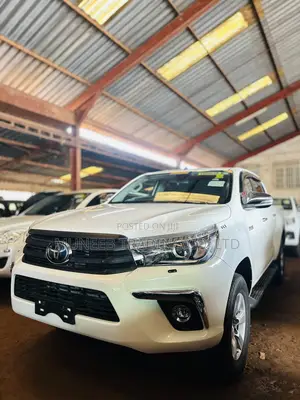 Toyota Hilux Revo Double Cab Deisel 2.8 AWD 2018 White