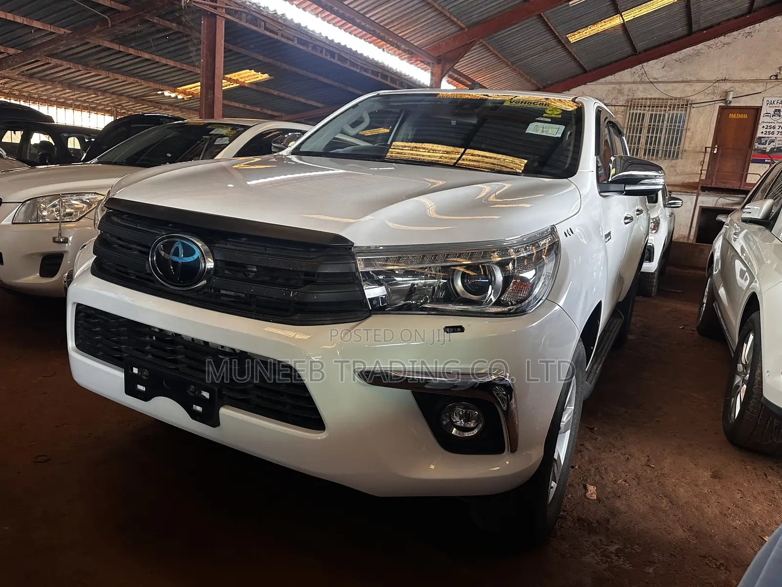 Toyota Hilux Revo Double Cab Deisel 2.8 AWD 2018 White