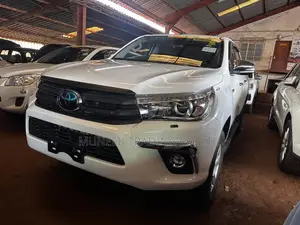 Toyota Hilux Revo Double Cab Deisel 2.8 AWD 2018 White