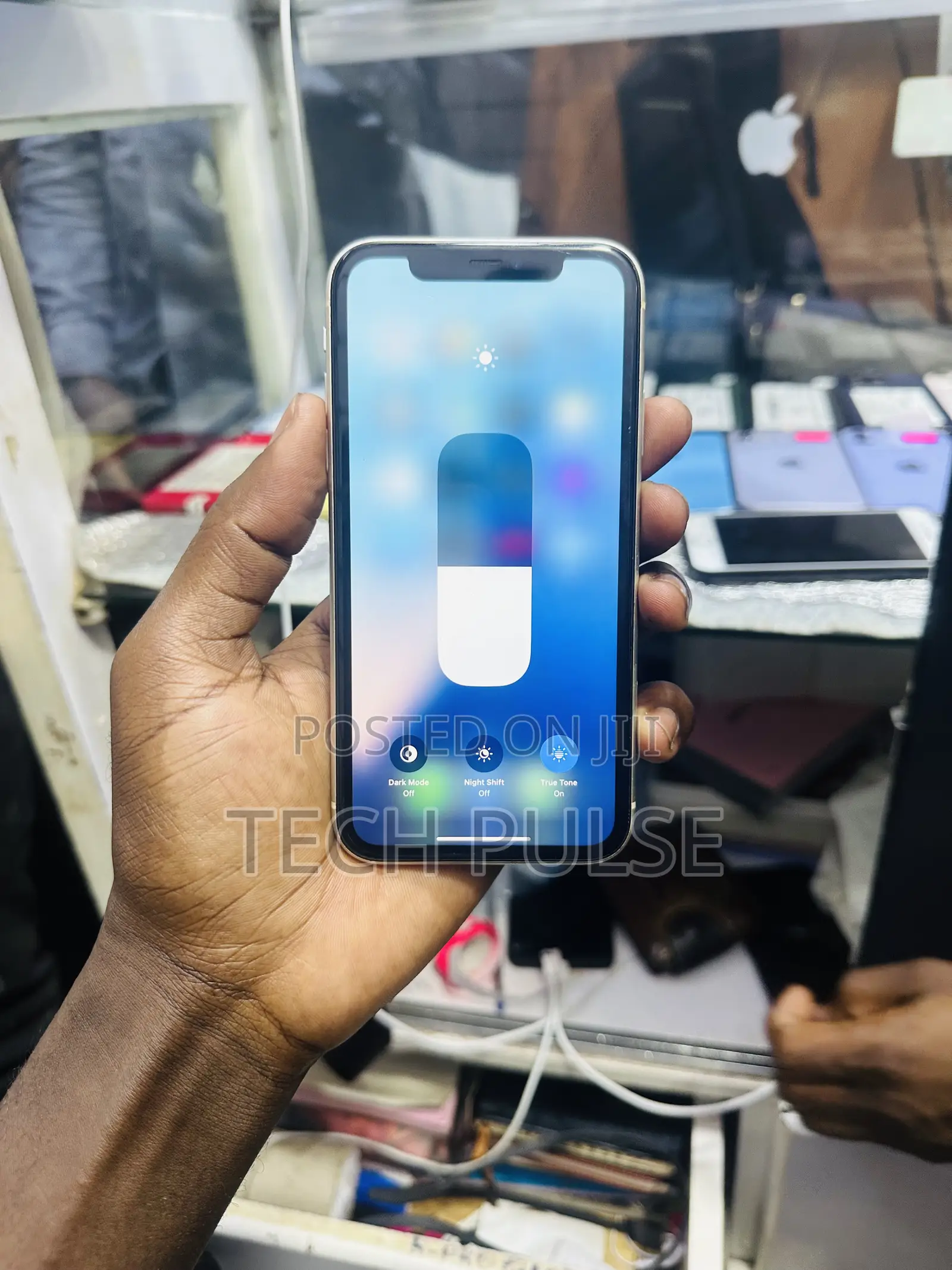 Apple iPhone 11 64 GB White