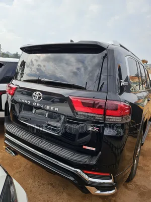 Toyota Land Cruiser LC300 2023 Black