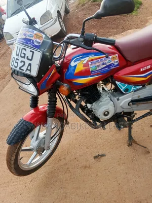 Bajaj Boxer 125 2025 Red