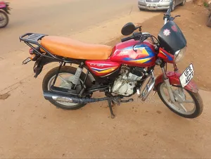 Bajaj Boxer 125 2023 Red