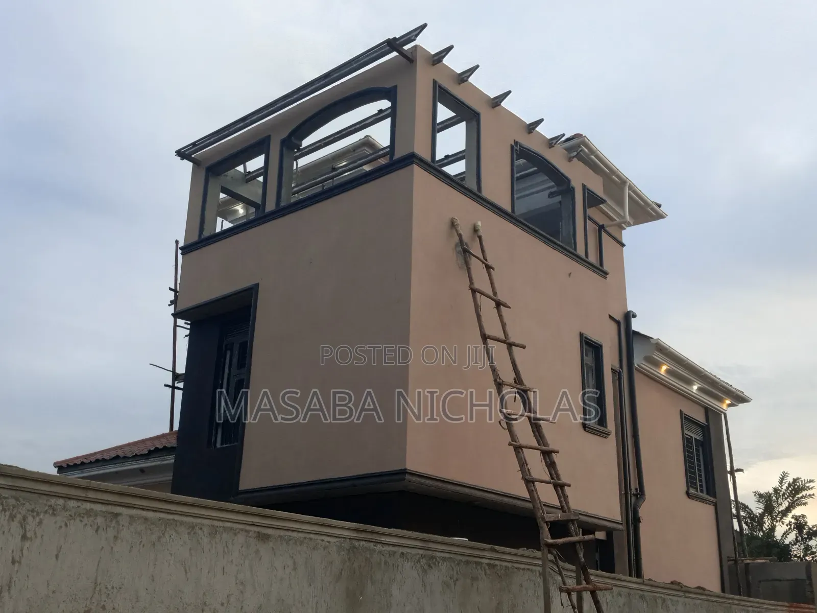 Furnished 4bdrm Mansion in Royal Estate, Kira for sale
