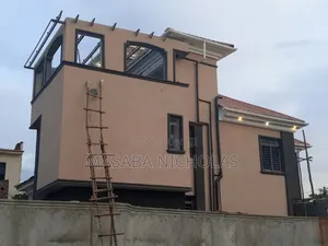 Furnished 4bdrm Mansion in Royal Estate, Kira for sale