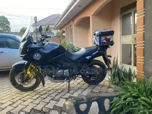 Suzuki V-Strom 2011 Black