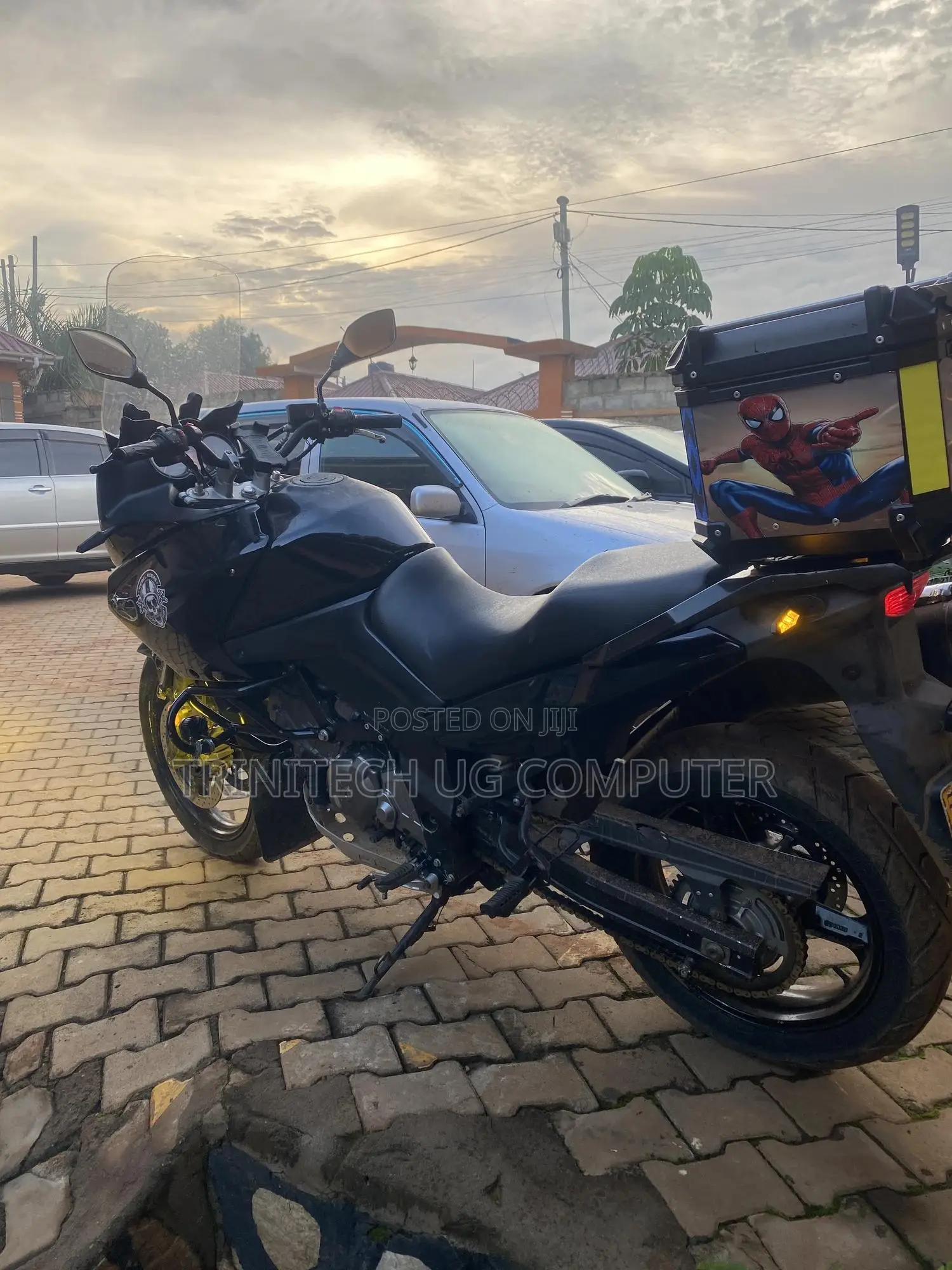 Suzuki V-Strom 2011 Black