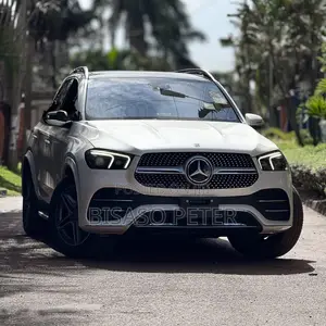 Mercedes-Benz GLE-Class GLE 300d 4MATIC 2019 White