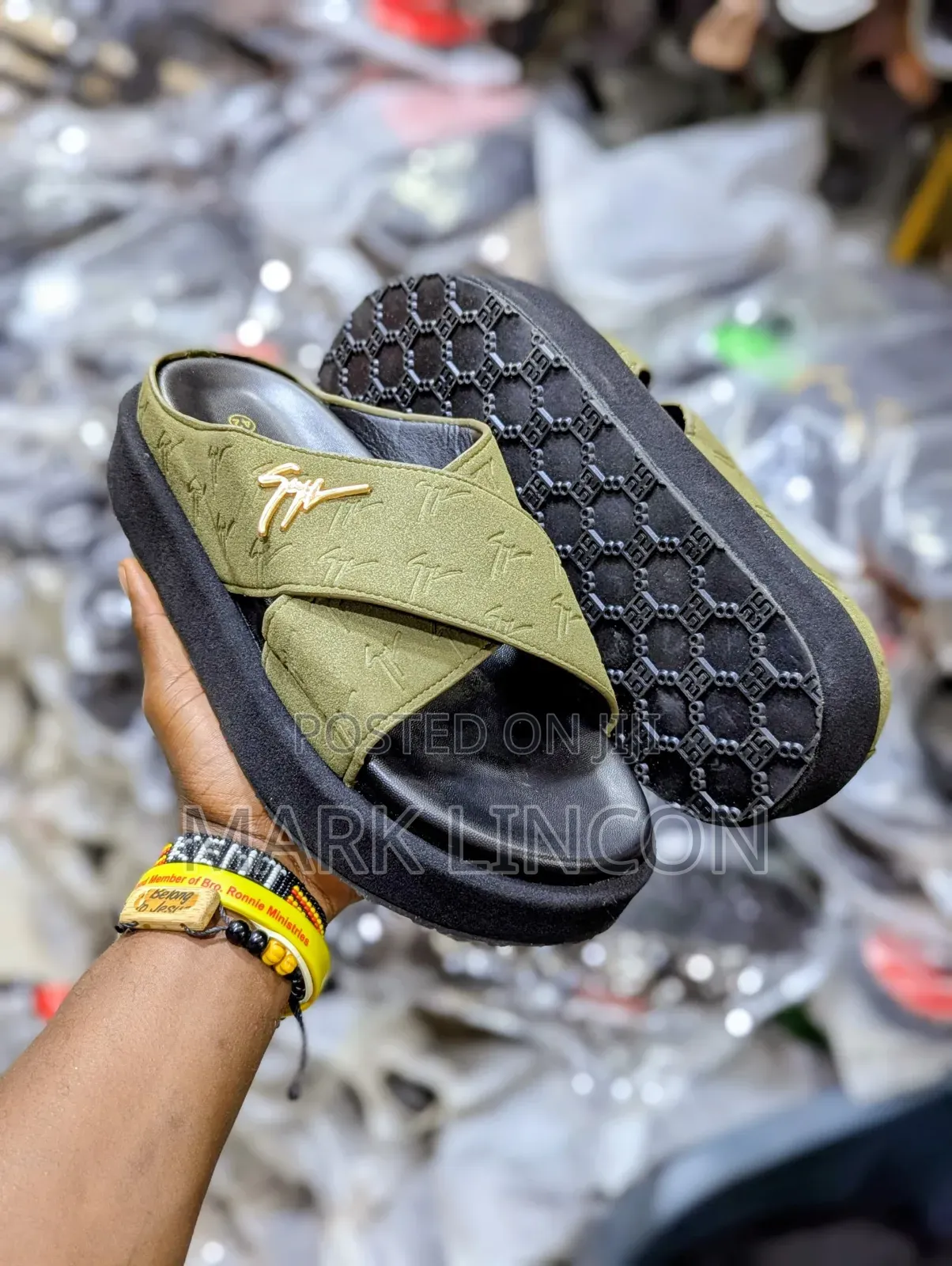 Men's Cross- Strap Slides With a Chunky Platform Sole