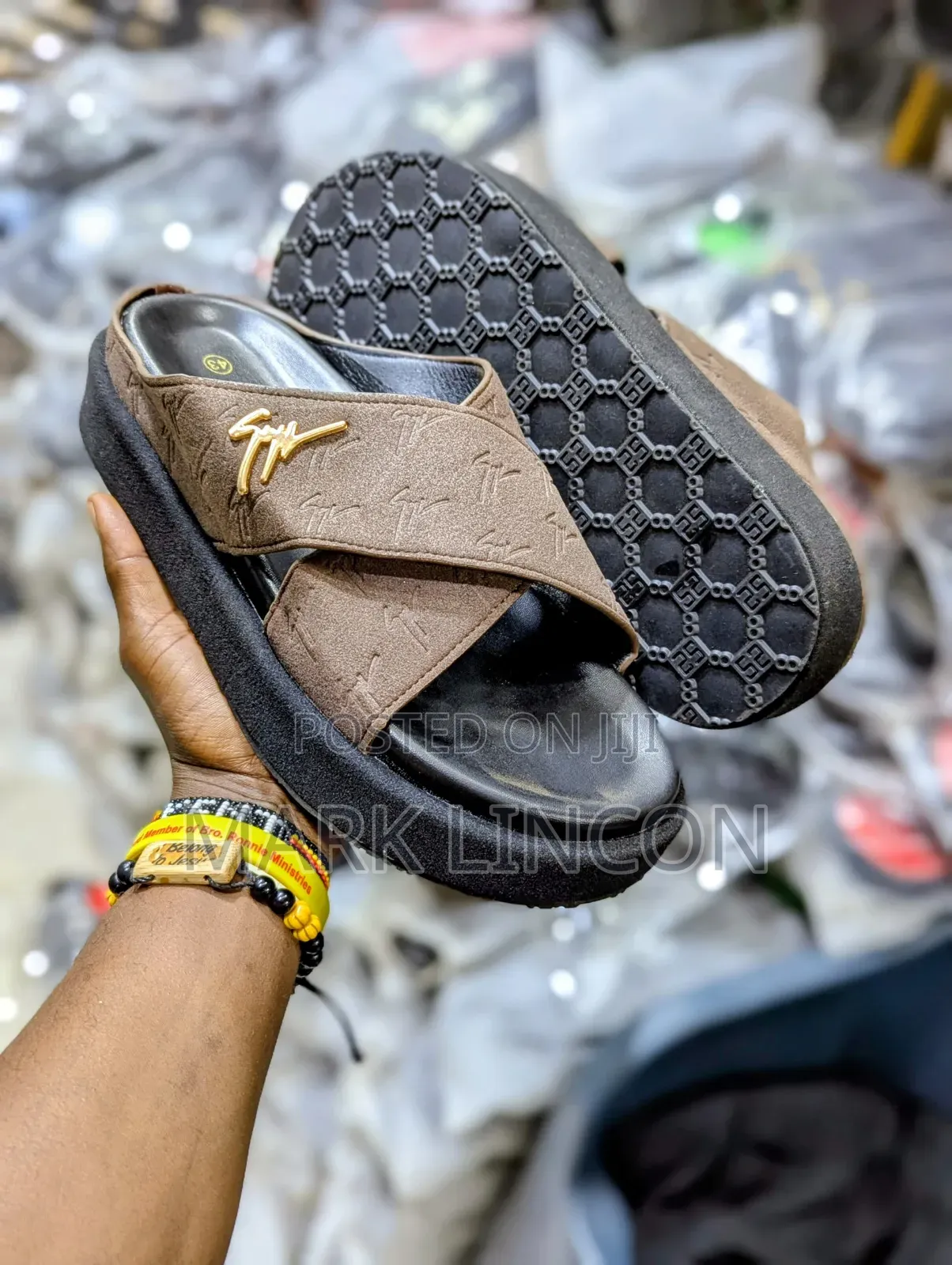 Men's Cross- Strap Slides With a Chunky Platform Sole